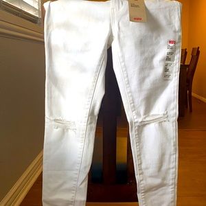Levi’s white denim jeans